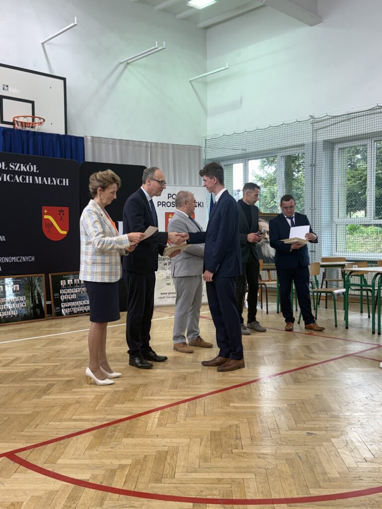 Zakończenie roku Zespół Szkół w Piotrkowicach Małych